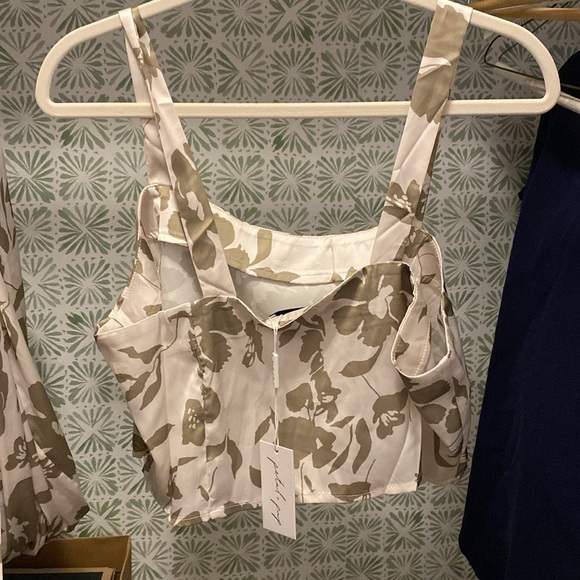 Petal & Pup Lulu Sage Green Floral Set- NEW WITH TAGS - Picture 4 of 10